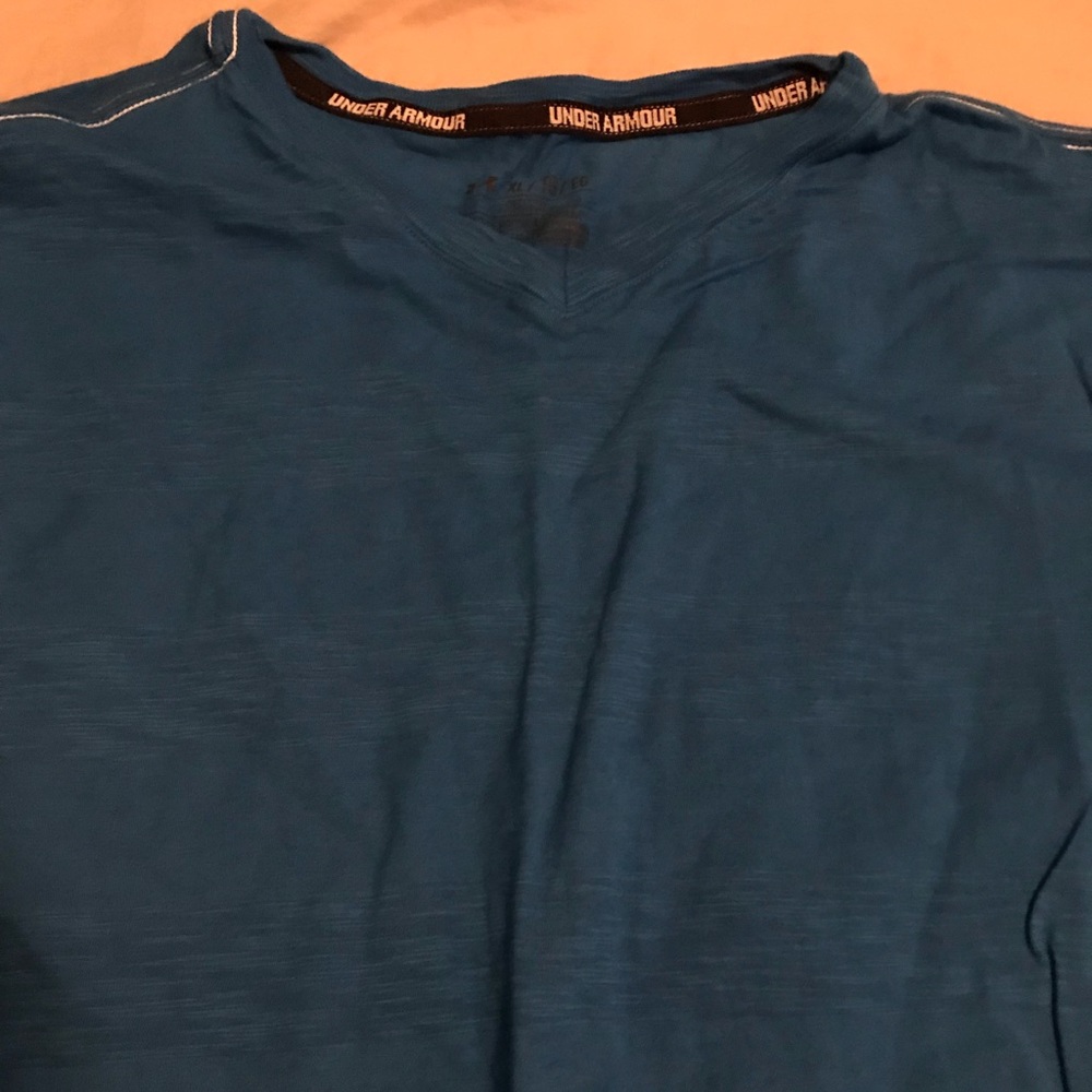 Men’s under armour v-neck
